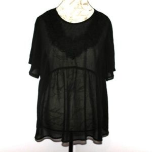 Torrid Black Crinkled Chiffon Lace Trim Top 00 M/L